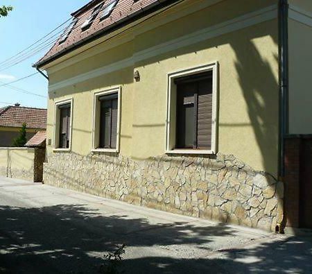 Mo-Ha Panzio Bed and Breakfast Torokszentmiklos Exteriör bild